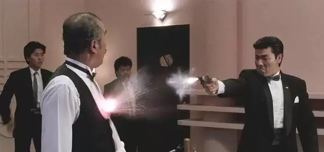 《至尊无上》《赞先生与找钱华》等五部冷门港产动作片重获关注 _ 现场图