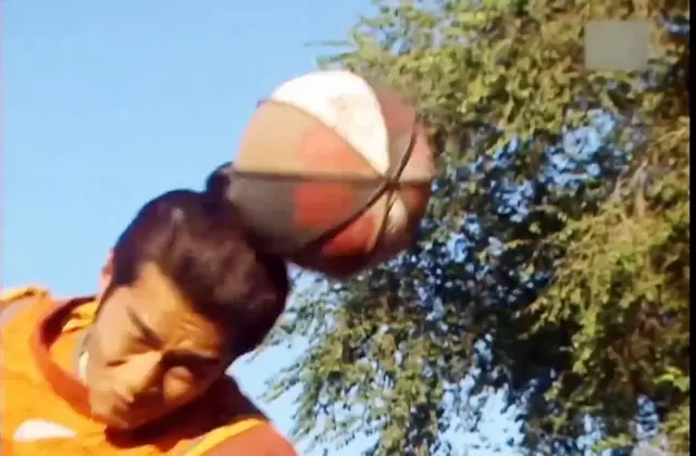 《寻秦记》项少龙蹴鞠赛战术创新与诈伤营救双线展开 _ 相关图片