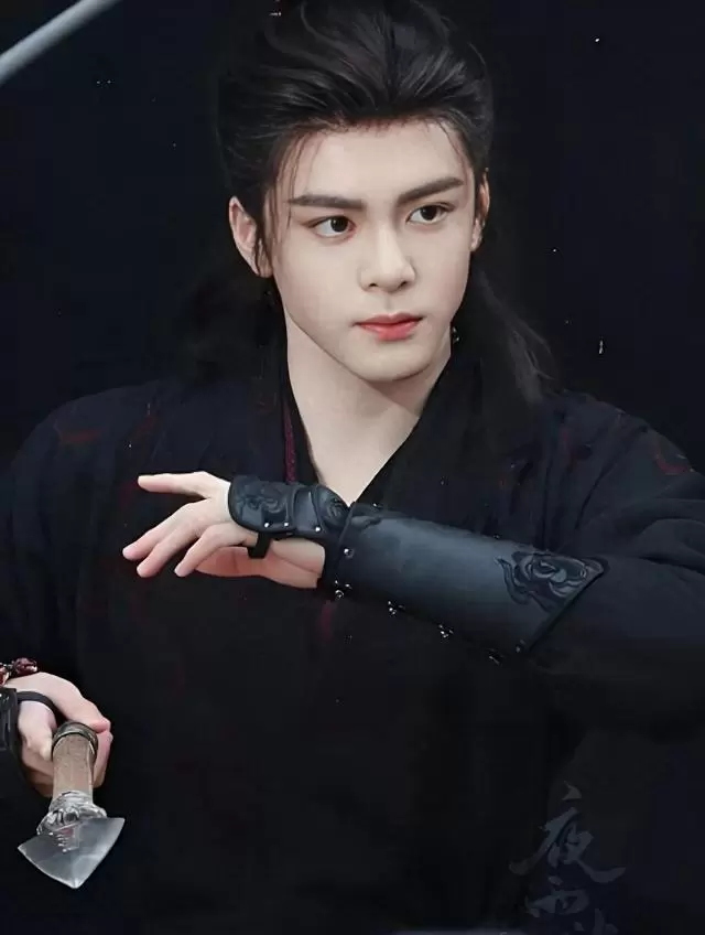 曾舜晞张凌赫领衔2026年第14周男性角色热度榜 _ 资讯配图