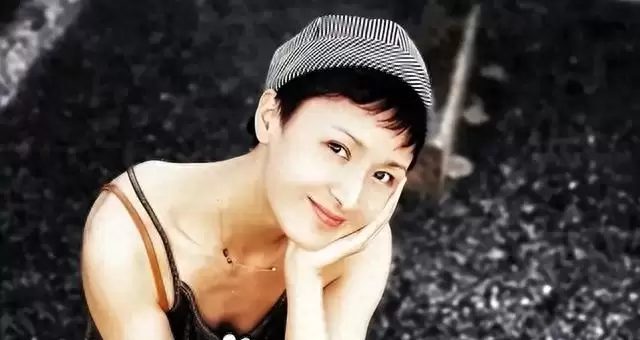 黄曼8次担纲女主未走流量路线，28年圈外婚姻零通稿 _ 资讯配图