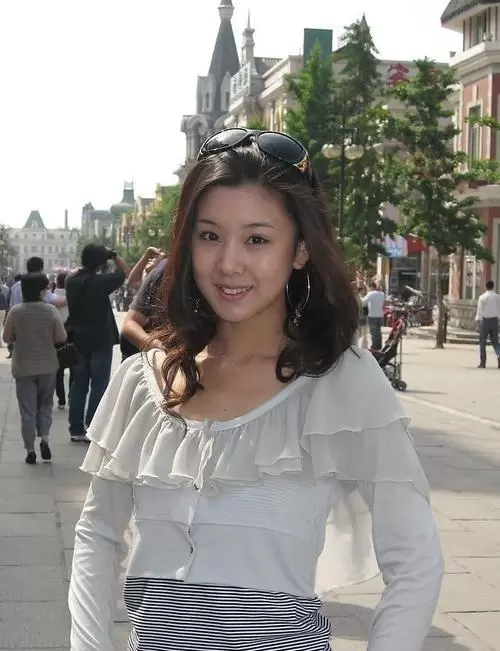 李小萌16岁金鸡提名18岁百花获奖坚持不拍吻戏 _ 相关图片
