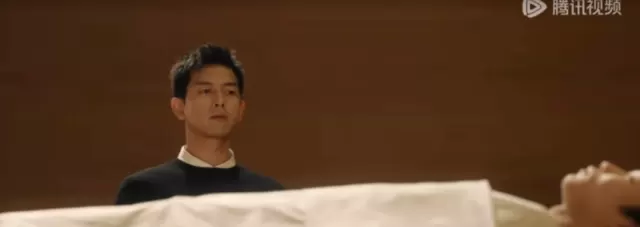 《春色寄情人》央八首播收视破1，李现周雨彤演绎遗体整容师与医疗销售员重逢故事 _ 现场图