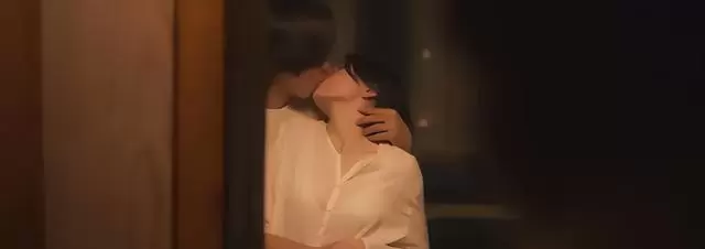 韩国电影《隐藏的面孔》因马赛克镜头与阶级议题引发关注 _ 相关图片