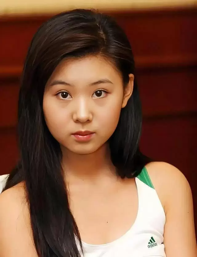 李小萌16岁金鸡提名18岁百花获奖坚持不拍吻戏 _ 现场图
